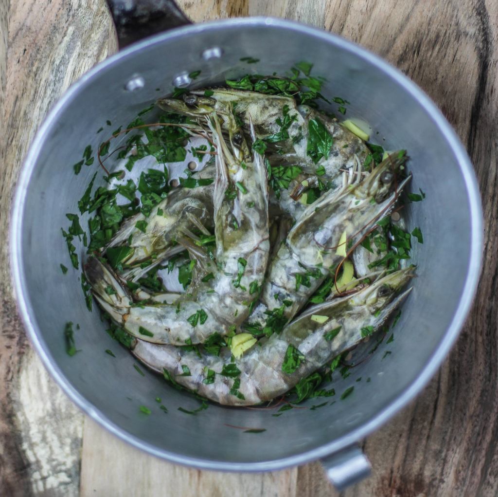 Kokossuppe mit Garnelen